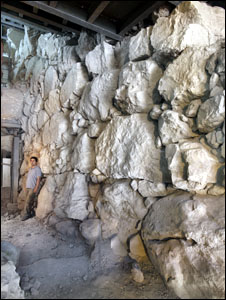 الكشف عن جدار عمره 3700 سنة في القدس
