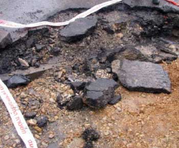 انهيار أرضي جديد في شارع قريب من الأقصى بسبب الحفريات الإسرائيلية 