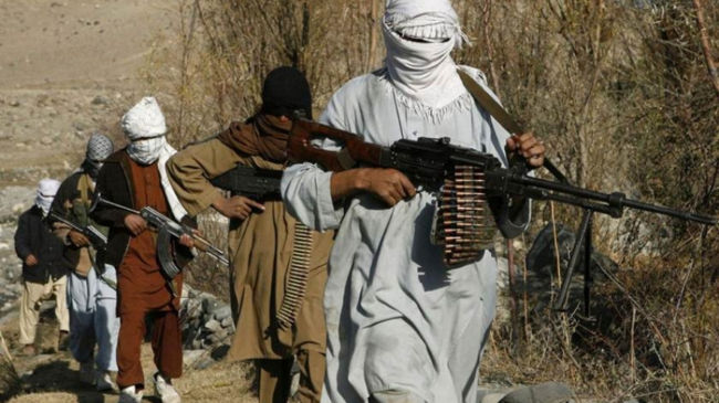 
طالبان تهاجم عمق كابول وتضرب منطقة القصر الرئاسي بسلسلة عمليات انتحارية
