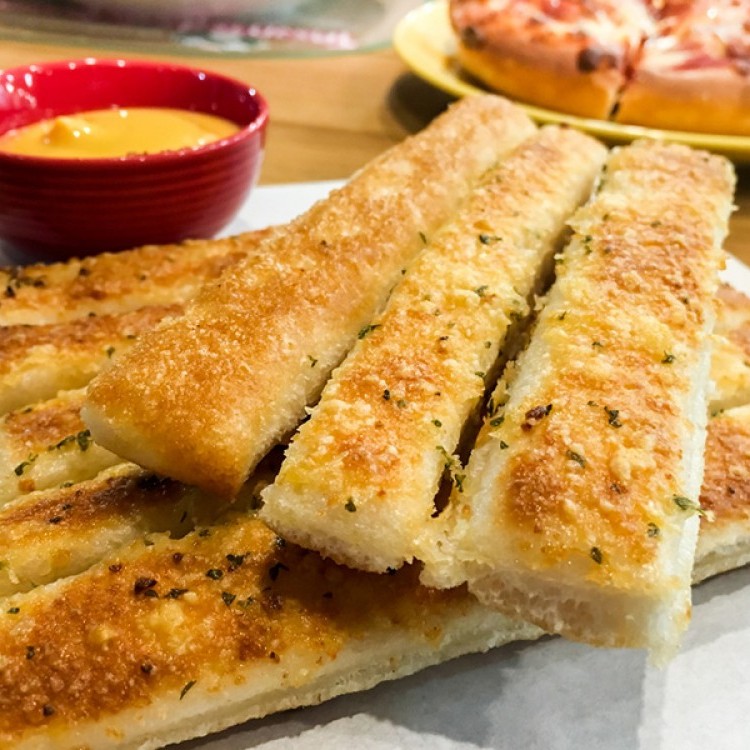 اصابع الخبز على الطريقة الإيطالية